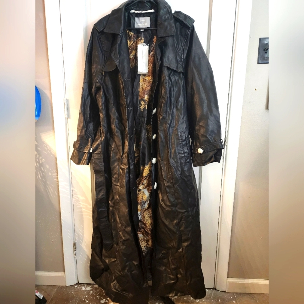 Dennis Basso Platinum Full length Faux leather trench not, size 3x Black